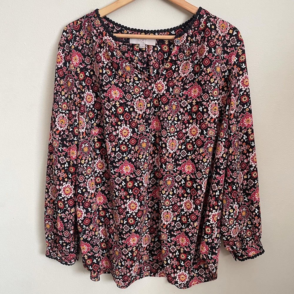 LOFT PLUS LIGHTWEIGHT PATTERNED BLOUSE SIZE 18